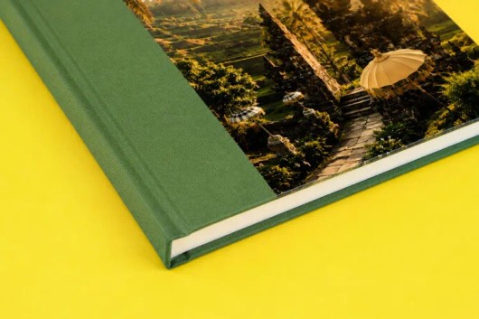 Hoek van een linnen Premium Fotoboek