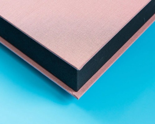Maßgefertigte Aufbewahrungsbox mit Fotobuch