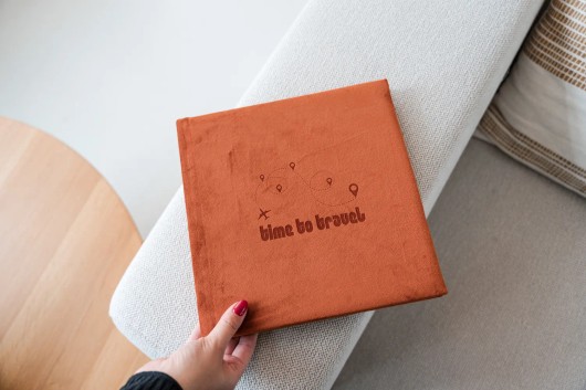 Bildband mit Velvet Whiskey Einbandmaterial