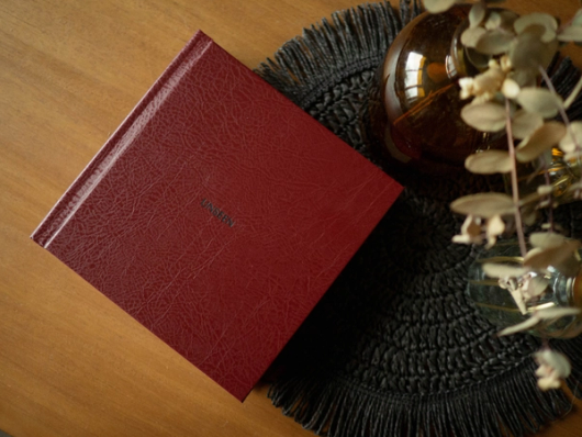 Rood lederen fotoboek