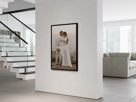 Print in frame on wall