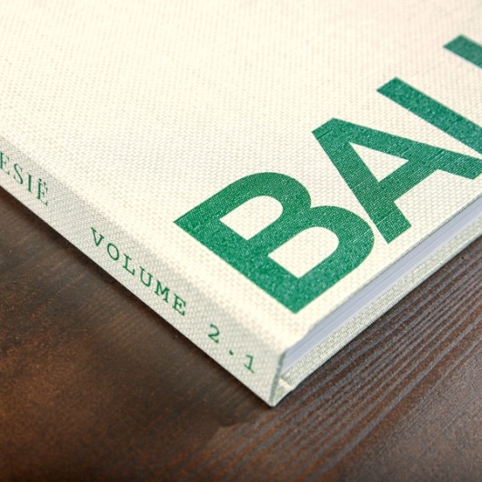 Lay-flat coffee table book