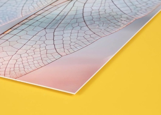 Zijaanzicht van een Fine Art print op polystyreen