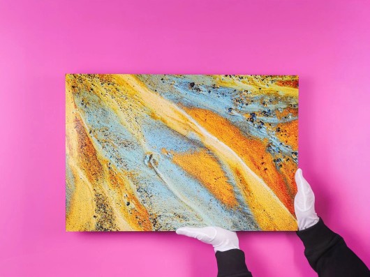 Vissersdorp met boten als Fine Art print achter glanzend plexiglas op dibond